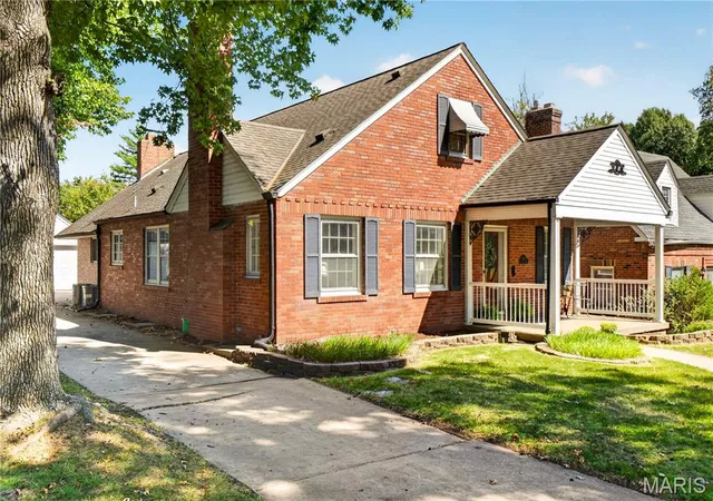 Photo 1 of Single family home for sale at 7615 N Sunset Dr, Saint Louis, MO 63121 | MLS# MIS26050639 | Listing updated on 2026-09-18