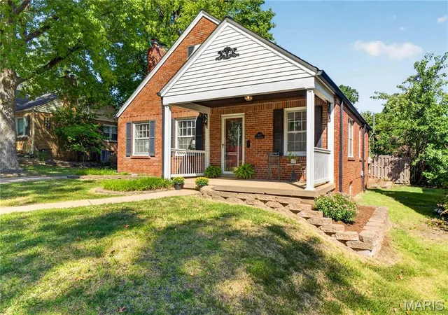 Photo 3 of Single family home for sale at 7615 N Sunset Dr, Saint Louis, MO 63121 | MLS# MIS26050639 | Listing updated on 2026-09-18