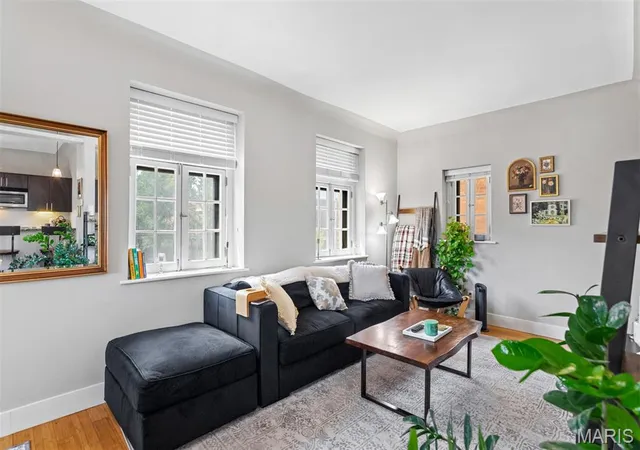 Photo 3 of Condo for sale at 601 Westgate #C, Saint Louis, MO 63130 | MLS# MIS26050641 | Listing updated on 2026-10-07