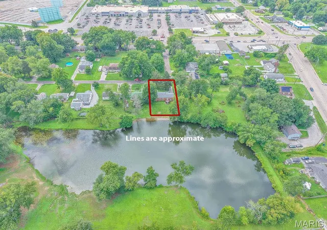 Photo 3 of Single family home for sale at 425 S 47Th St, Belleville, IL 62226 | MLS# MIS26050647 | Listing updated on 2026-10-08