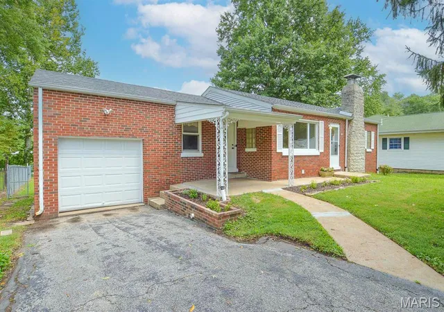 Photo 4 of Single family home for sale at 425 S 47Th St, Belleville, IL 62226 | MLS# MIS26050647 | Listing updated on 2026-10-08