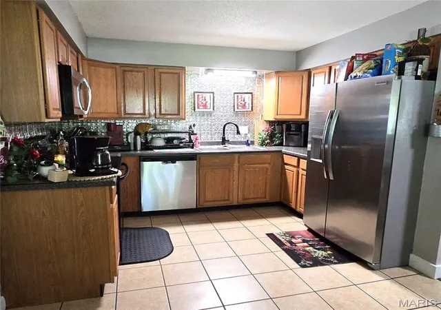 Photo 3 of Single family home for sale at 428 Winter Dr, Saint James, MO 65559 | MLS# MIS26050653 | Listing updated on 2026-10-08