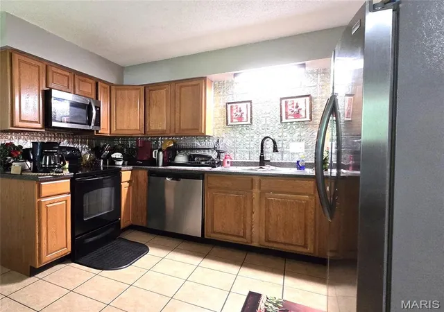 Photo 4 of Single family home for sale at 428 Winter Dr, Saint James, MO 65559 | MLS# MIS26050653 | Listing updated on 2026-10-08