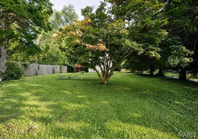 2nd image of 721 Bond Ave, Collinsville, IL 62234 | MLS# MIS26050656