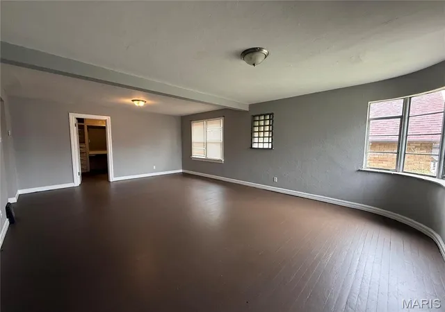 Photo 3 of Single family home for sale at 3010 Kemp Dr, Saint Louis, MO 63121 | MLS# MIS26050658 | Listing updated on 2026-08-07