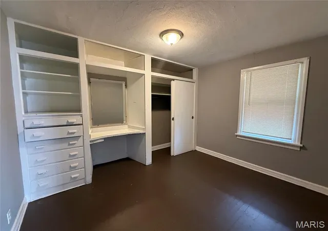 Photo 4 of Single family home for sale at 3010 Kemp Dr, Saint Louis, MO 63121 | MLS# MIS26050658 | Listing updated on 2026-08-07
