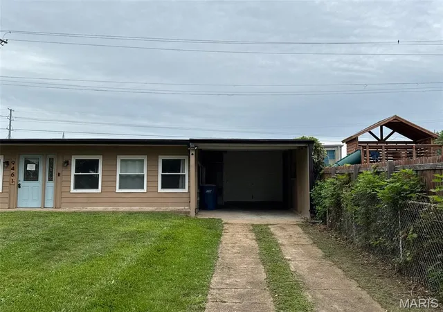 Photo 2 of Sale Pending at 9461 Brenda Ave, Saint Louis, MO 63123 | MLS# MIS26050663 | Listing updated on 2026-09-23