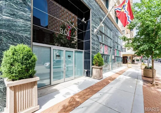 Photo 3 of Condo for sale at 901 Washington Ave #504, Saint Louis, MO 63101 | MLS# MIS26050676 | Listing updated on 2026-08-13