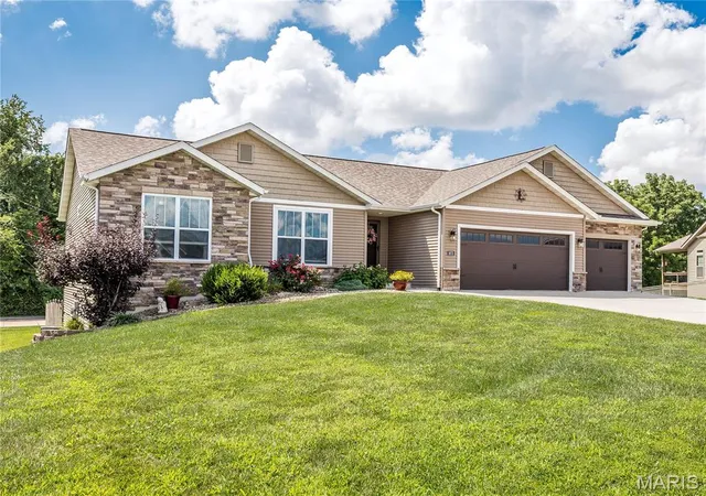 2nd image of 1873 Appleton Ct, Maryville, IL 62062 | MLS# MIS26050679