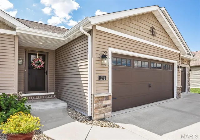 5th image of 1873 Appleton Ct, Maryville, IL 62062 | MLS# MIS26050679