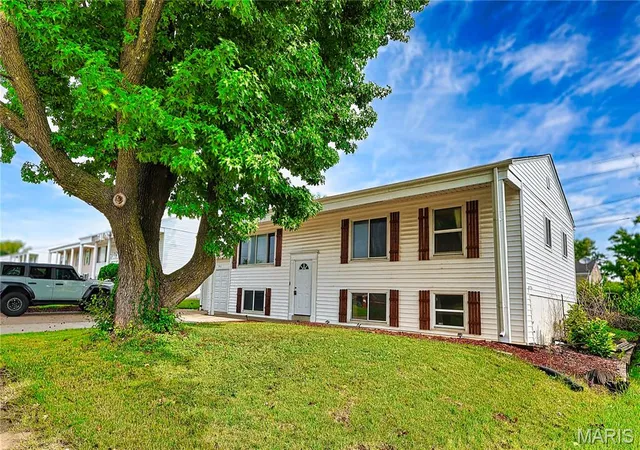 1st image of 7416 Mexico Rd, Saint Peters, MO 63376 | MLS# MIS26050684