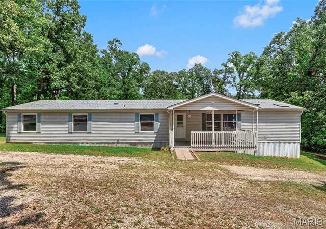 2nd image of 4483 Victoria Station Rd, De Soto, MO 63020 | MLS# MIS26050687