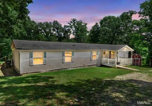 3rd image of 4483 Victoria Station Rd, De Soto, MO 63020 | MLS# MIS26050687