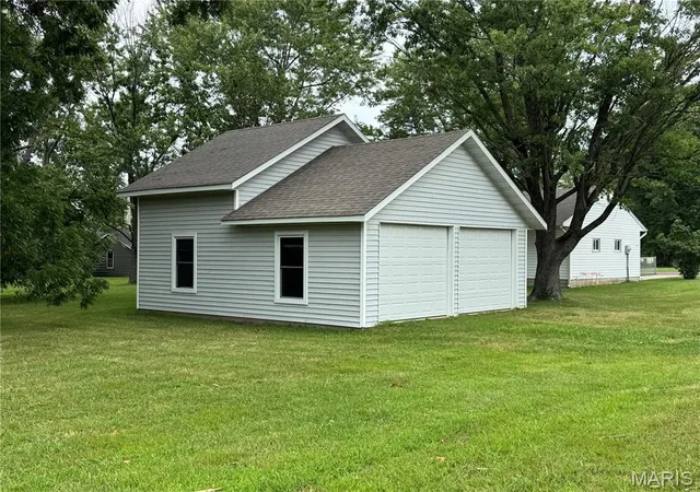 3rd image of 641 S Walnut St, Gerald, MO 63037 | MLS# MIS26050699