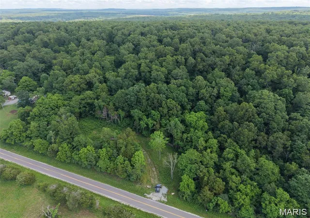 Photo 3 of Sale Pending at 736 H Hwy, Unincorporated, MO 63640 | MLS# MIS26050703 | Listing updated on 2026-09-13
