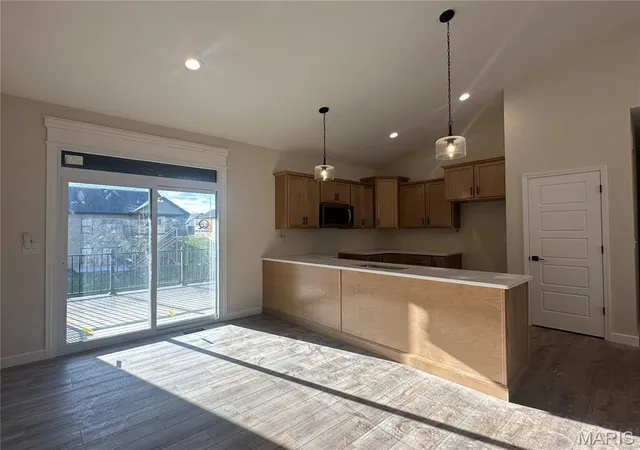 Photo 4 of Single family home for sale at 1827 Robins Mill Ct, Maryville, IL 62062 | MLS# MIS26050704 | Listing updated on 2026-10-04