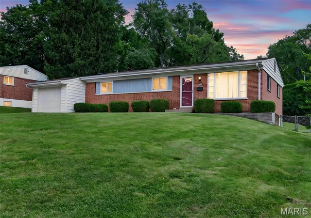 Photo 1 of Sale Pending at 3256 Adie Rd, Saint Ann, MO 63074 | MLS# MIS26050713 | Listing updated on 2026-08-16