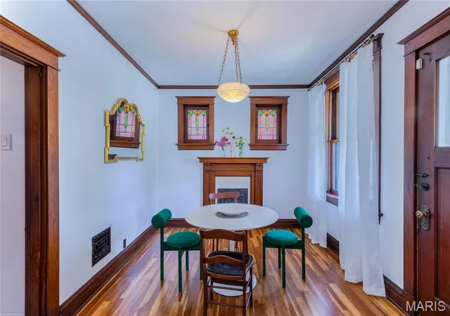 Photo 4 of Sale Pending at 4984 Neosho, Saint Louis, MO 63109 | MLS# MIS26050722 | Listing updated on 2026-08-30