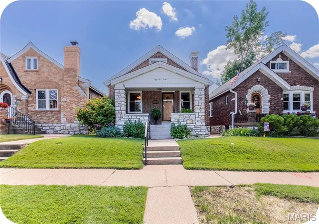 Photo 2 of Sale Pending at 5312 Walsh St, Saint Louis, MO 63109 | MLS# MIS26050724 | Listing updated on 2026-10-12