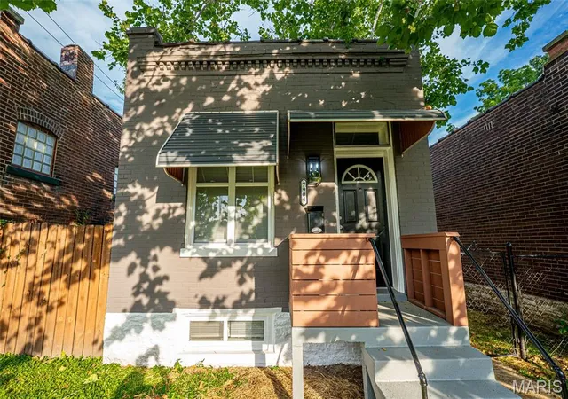 Photo 3 of Single family home for sale at 7904 Pennsylvania Ave, Saint Louis, MO 63111 | MLS# MIS26050726 | Listing updated on 2026-09-02