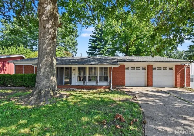 Photo 1 of Single family home for sale at 1535 Surf Side Dr, Saint Louis, MO 63138 | MLS# MIS26050733 | Listing updated on 2026-08-07