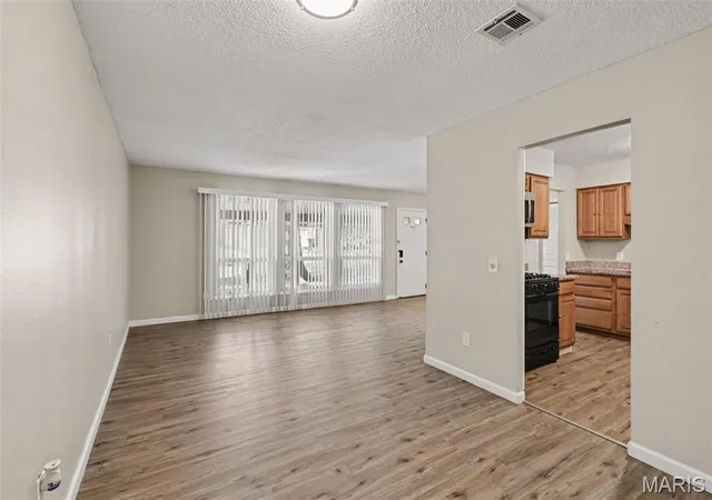 Photo 3 of Single family home for sale at 1535 Surf Side Dr, Saint Louis, MO 63138 | MLS# MIS26050733 | Listing updated on 2026-08-07
