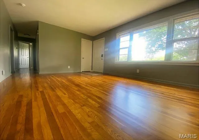 2nd image of 39 Bayview Dr, Saint Louis, MO 63135 | MLS# MIS26050737