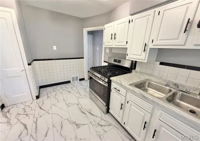 Photo 5 of Sale Pending at 3575 Saint Joachim Ln, Saint Ann, MO 63074 | MLS# MIS26050746 | Listing updated on 2026-08-23