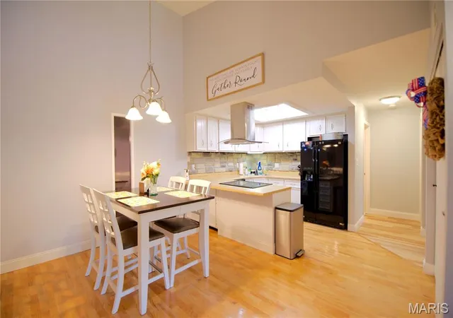 Listing Photo 4 - Condo for sale in building located at 1400 Heritage Lndg, St. Charles, MO 63303 - Unit #304