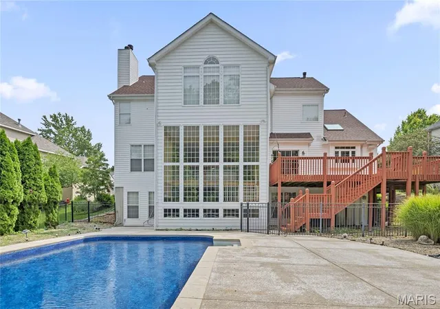 Photo 3 of Single family home for sale at 17655 Vintage Oak Dr, Wildwood, MO 63038 | MLS# MIS26050777 | Listing updated on 2026-08-26