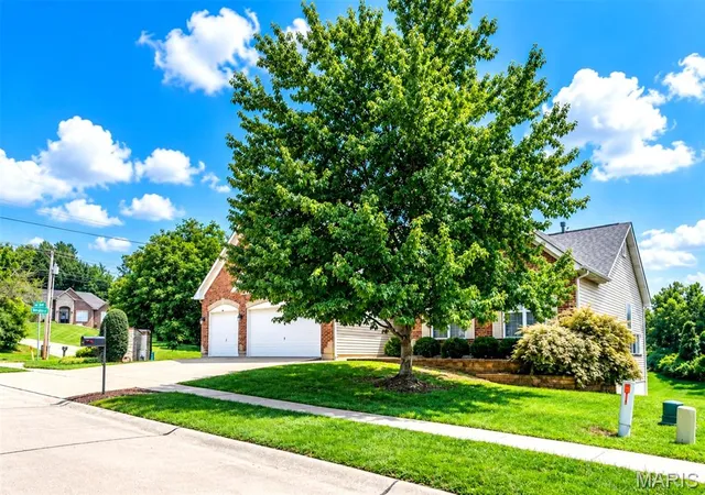 50th image of 1304 Legacy Pointe Ln, Fenton, MO 63026 | MLS# MIS26050784