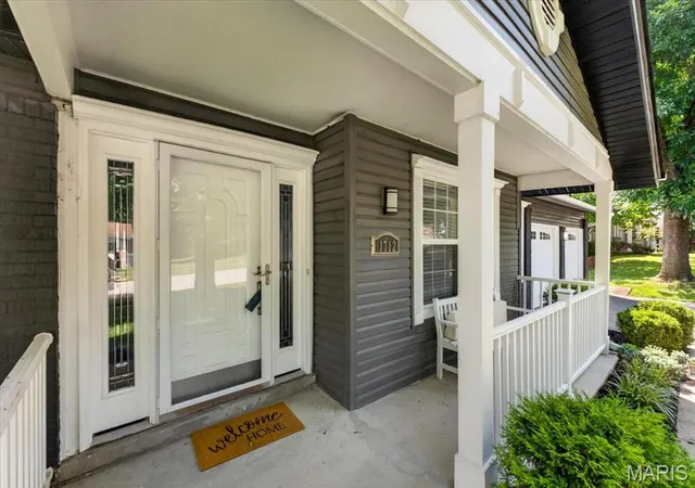 Photo 2 of Sale Pending at 1712 Pensacola Dr, Saint Louis, MO 63146 | MLS# MIS26050791 | Listing updated on 2026-09-15