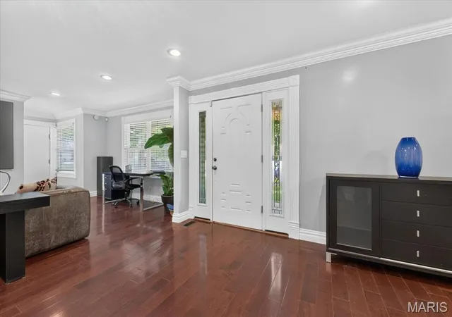 Photo 4 of Sale Pending at 1712 Pensacola Dr, Saint Louis, MO 63146 | MLS# MIS26050791 | Listing updated on 2026-09-15