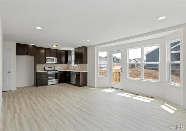 Photo 3 of Single family home for sale at 2 Arlington At Post Farms Meadows, O'fallon, MO 63385 | MLS# MIS26050792 | Listing updated on 2026-09-30