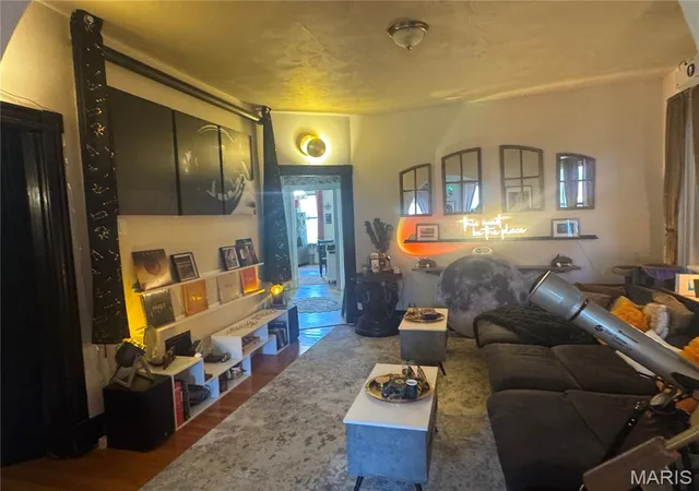 3rd image of 4175 Flad Ave, Saint Louis, MO 63110 | MLS# MIS26050808