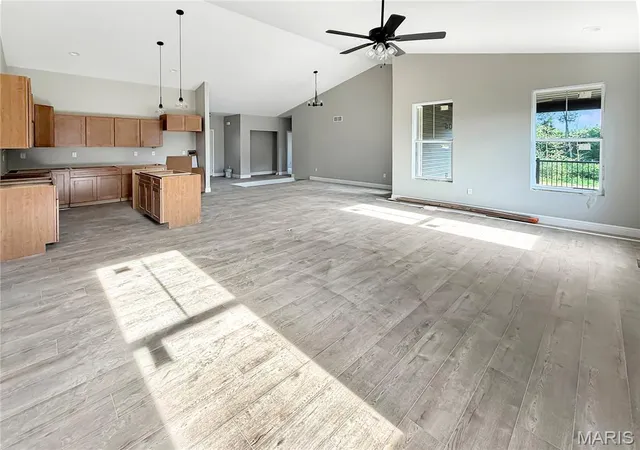4th image of 254 Smola Woods Ct, Glen Carbon, IL 62034 | MLS# MIS26050812