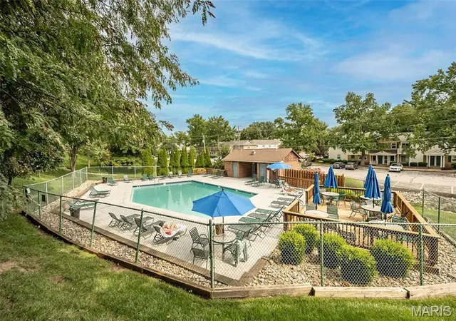 3rd image of 9122 Eager Rd, Saint Louis, MO 63144 | MLS# MIS26050827