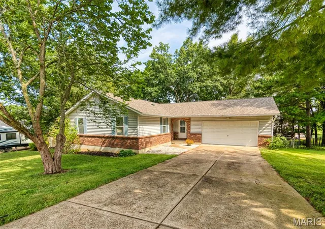 2nd image of 6131 Barrington Oaks Dr, Cedar Hill, MO 63016 | MLS# MIS26050828