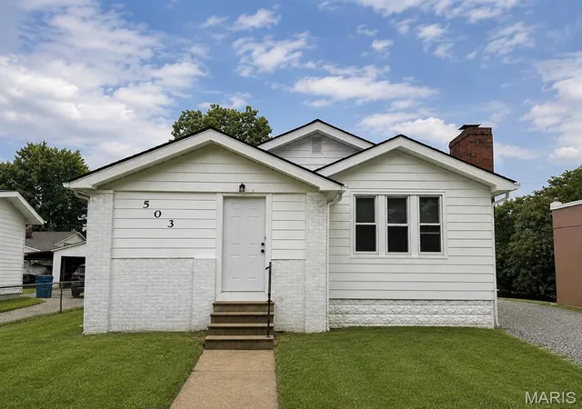 1st image of 503 Leslie Ave, Wood River, IL 62095 | MLS# MIS26050829