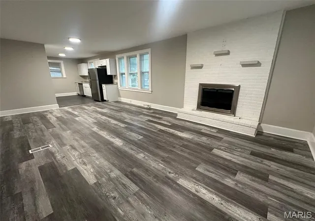 2nd image of 503 Leslie Ave, Wood River, IL 62095 | MLS# MIS26050829