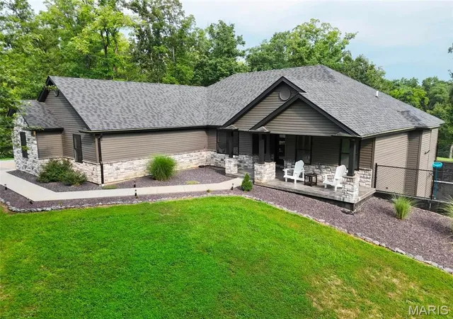 1st image of 1521 Frank St, Hannibal, MO 63401 | MLS# MIS26050837