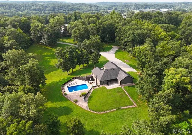 2nd image of 1521 Frank St, Hannibal, MO 63401 | MLS# MIS26050837