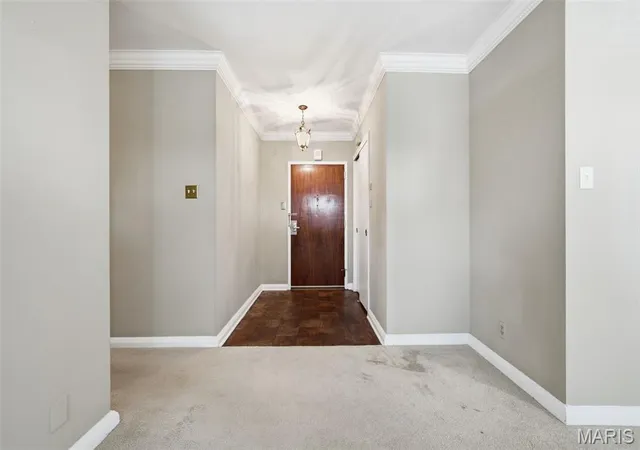 Photo 3 of Condo for sale at 900 S Hanley Rd #1D, Saint Louis, MO 63105 | MLS# MIS26050846 | Listing updated on 2026-08-26