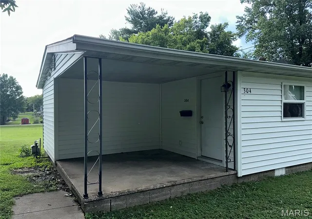 Photo 2 of Single family home for sale at 302 & 304 S Charles St, Steeleville, IL 62288 | MLS# MIS26050863 | Listing updated on 2026-08-08