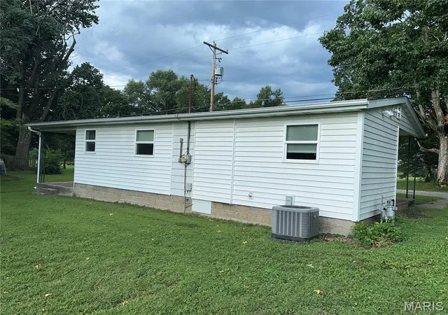 Photo 4 of Single family home for sale at 302 & 304 S Charles St, Steeleville, IL 62288 | MLS# MIS26050863 | Listing updated on 2026-08-08