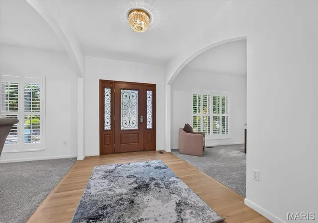 Photo 3 of Single family home for sale at 902 Stablefield Ct, Saint Louis, MO 63141 | MLS# MIS26050864 | Listing updated on 2026-09-14