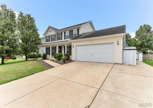 Photo 3 of Sale Pending at 524 Great Oaks Meadow Dr, Wentzville, MO 63385 | MLS# MIS26050869 | Listing updated on 2026-08-17