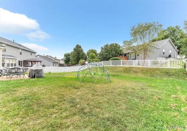 Photo 4 of Sale Pending at 524 Great Oaks Meadow Dr, Wentzville, MO 63385 | MLS# MIS26050869 | Listing updated on 2026-08-17