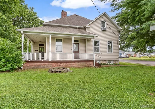 Photo 3 of Multi family home for sale at 23 W Laurel St, Millstadt, IL 62260 | MLS# MIS26050883 | Listing updated on 2026-08-07