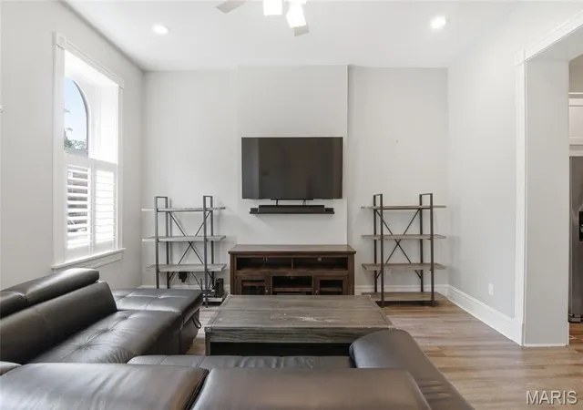 Photo 3 of Townhouse for sale at 2723 Allen Ave, Saint Louis, MO 63104 | MLS# MIS26050896 | Listing updated on 2026-09-23
